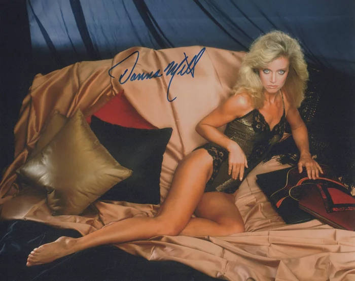 Donna Mills autograph