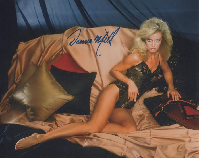 Donna Mills autograph