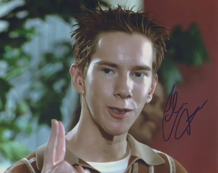 Chris Owen autograph