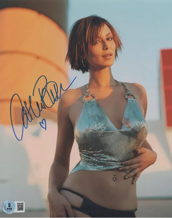 Catherine Bell autograph