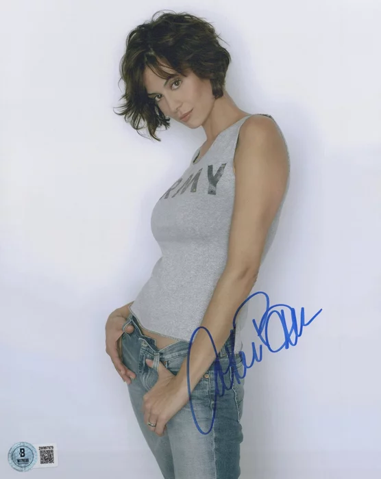 Catherine Bell autograph