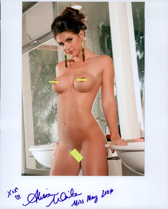 Alison Waite autograph