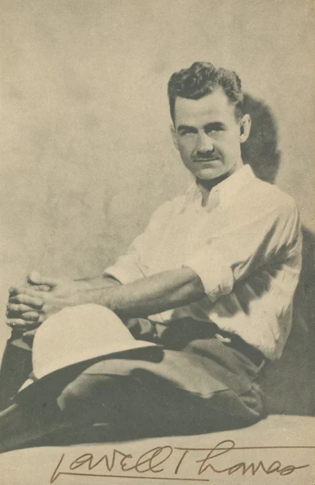 Lowell Thomas autograph