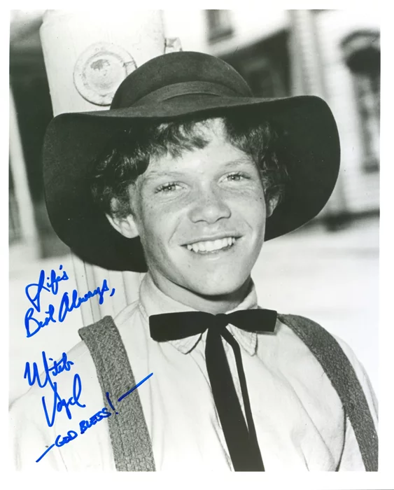 Mitch Vogel autograph