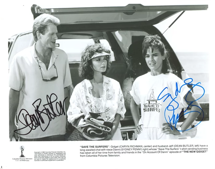 The New Gidget autograph