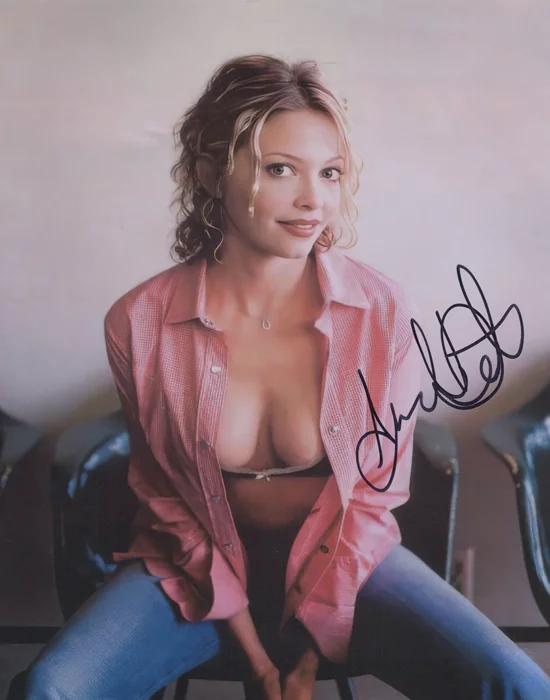 Amanda Detmer autograph
