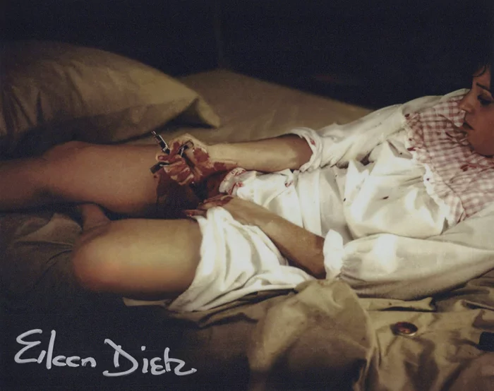 Eileen Dietz autograph