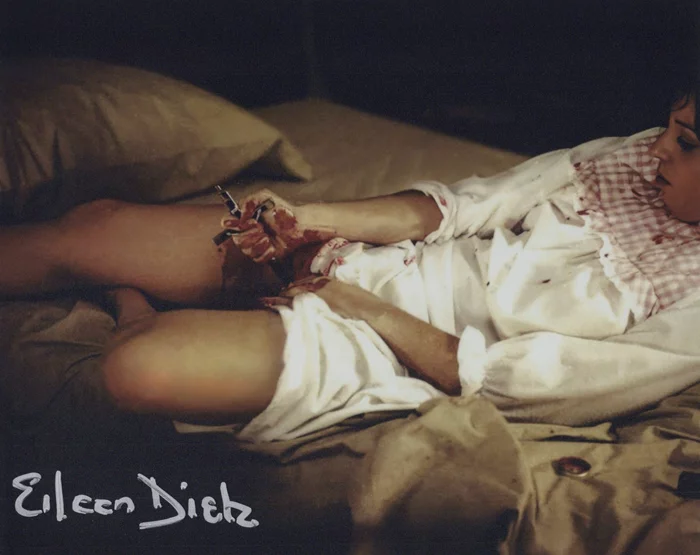 Eileen Dietz autograph