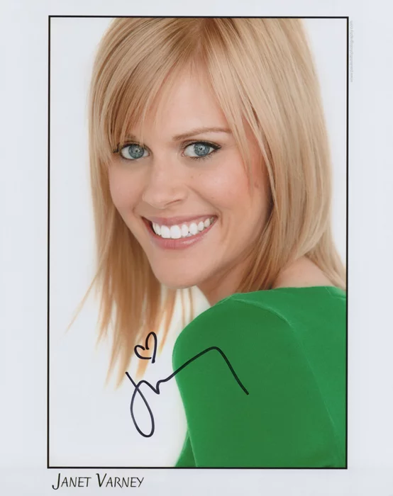 Janet Varney autograph