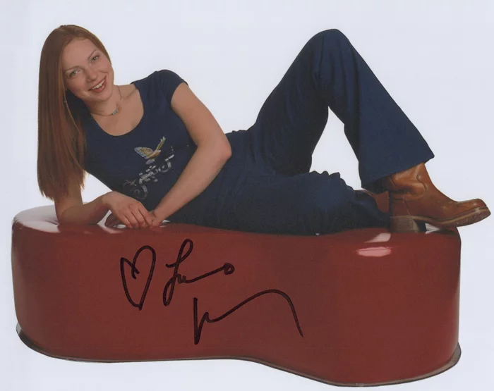 Laura Prepon autograph
