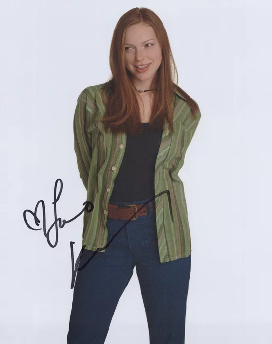 Laura Prepon autograph