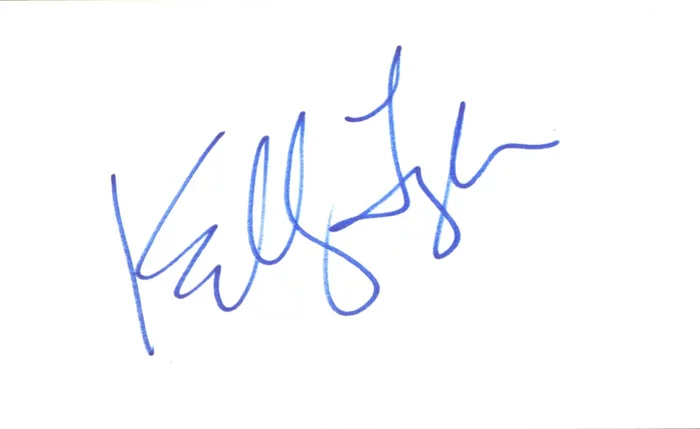 Kelly Lynch autograph