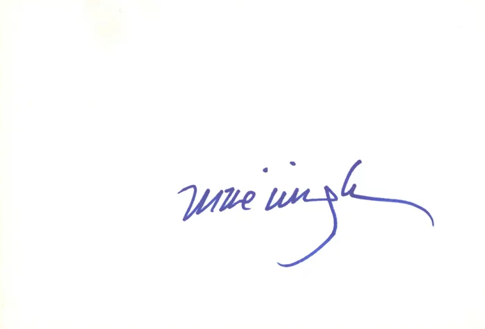 Mare Winningham autograph