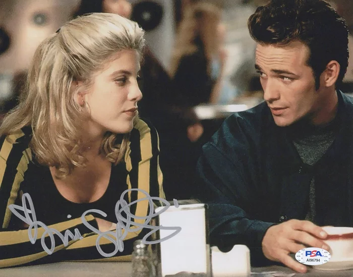 Tori Spelling autograph