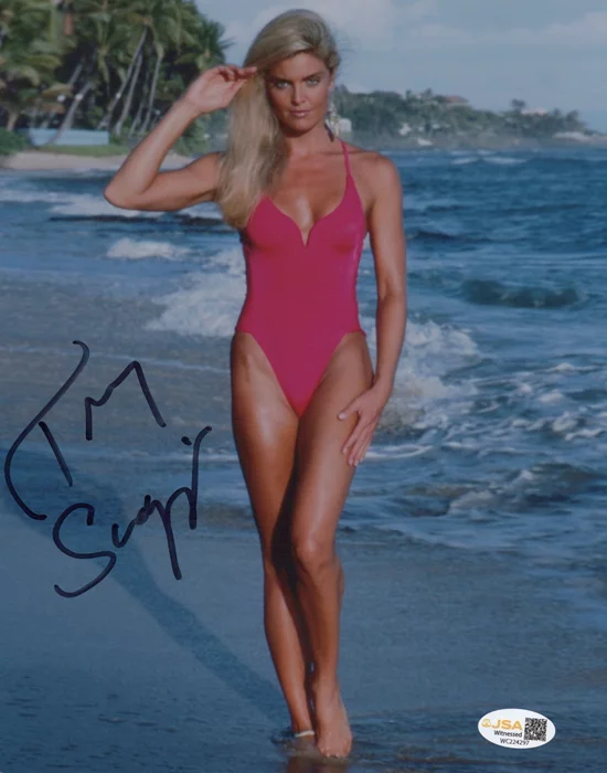 Tracy Scoggins autograph