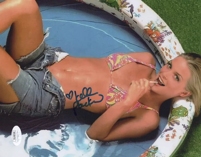 Kelly Packard autograph