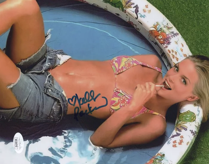 Kelly Packard autograph