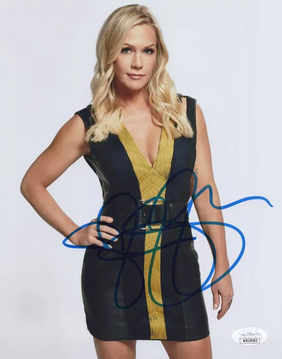 Jennie Garth autograph