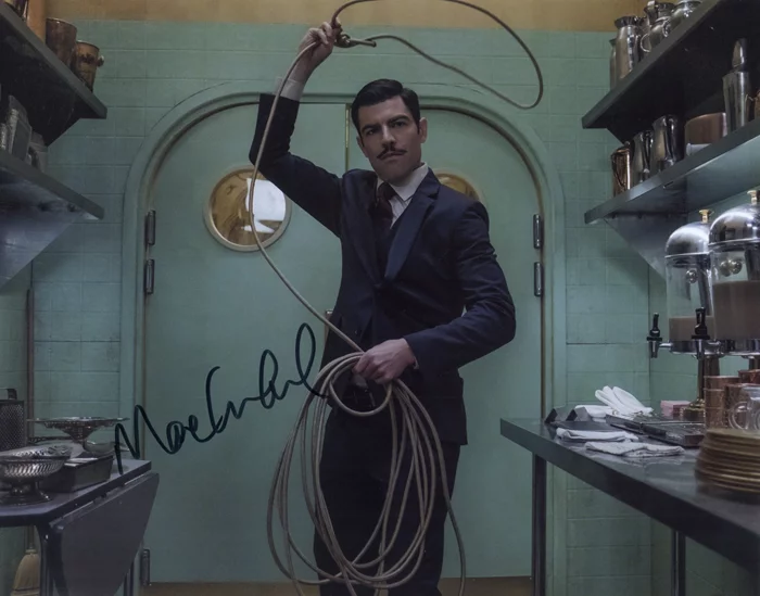 Max Greenfield autograph