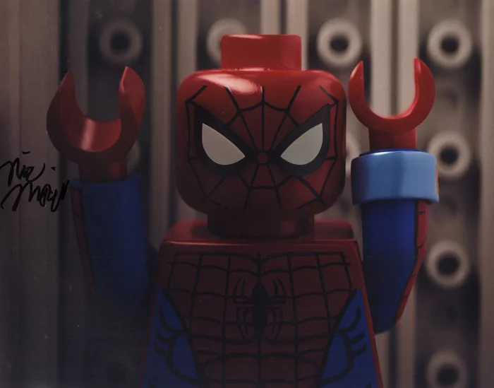 Nic Novicki autograph