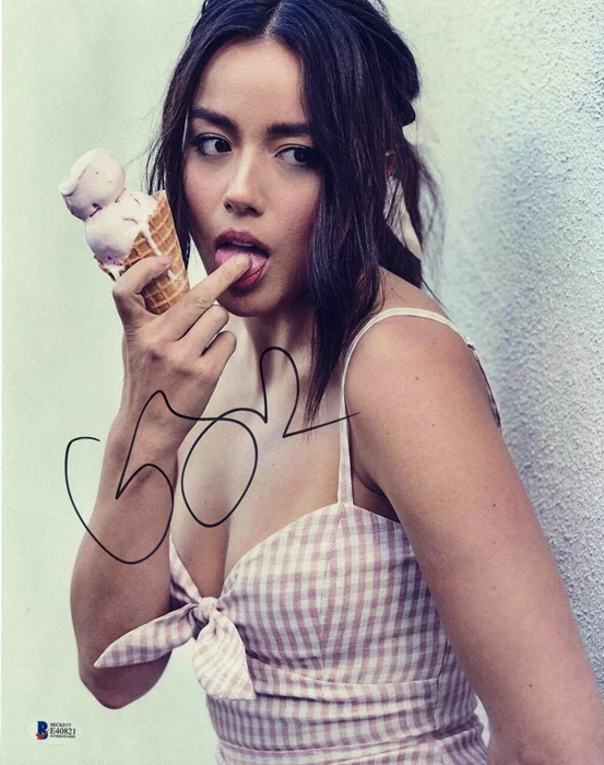 Chloe Bennet autograph