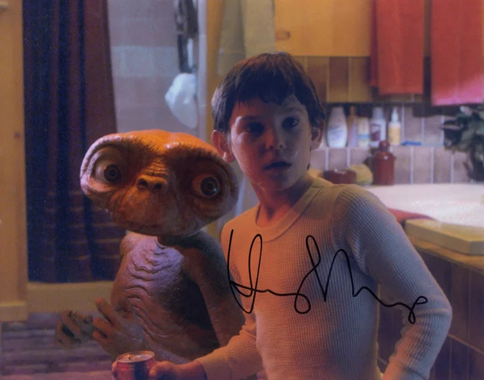 Henry Thomas autograph