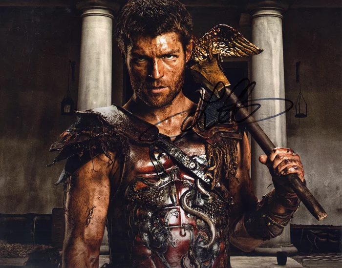 Liam McIntyre autograph