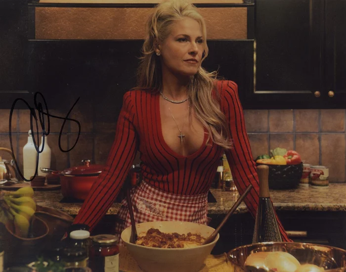 Ali Larter autograph