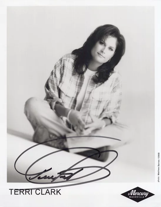 Terri Clark autograph