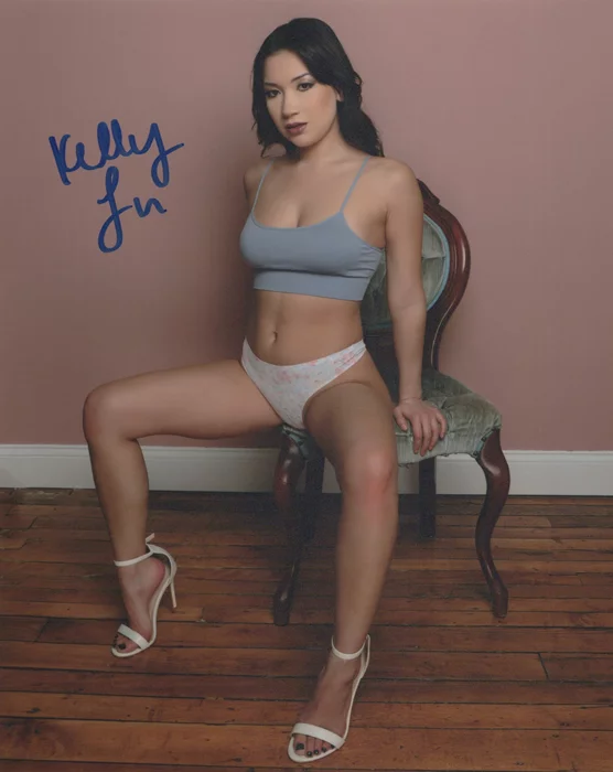 Kelly Lu autograph