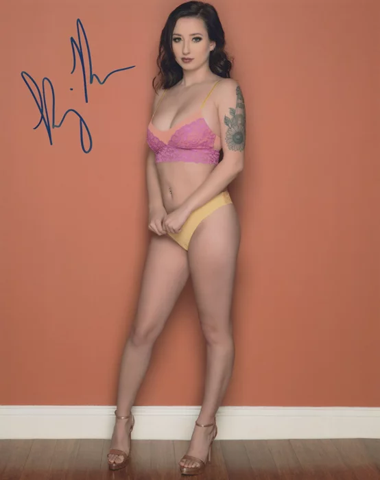 Kenzie Rose autograph