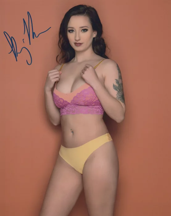Kenzie Rose autograph