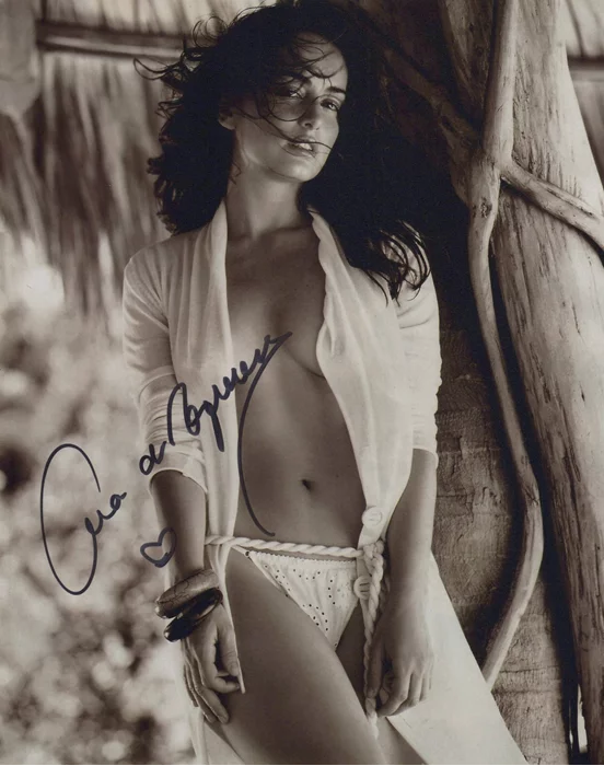 Ana de la Reguera autograph