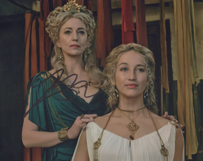 Claudia Black autograph