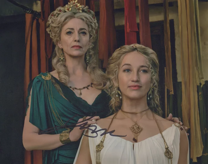 Claudia Black autograph