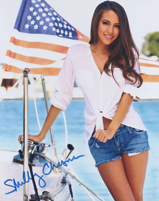 Shelby Chesnes autograph