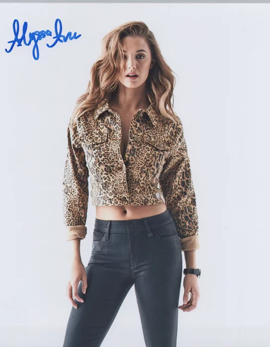 Alyssa Arce autograph