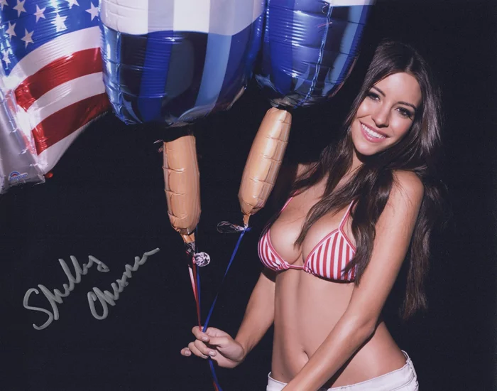 Shelby Chesnes autograph