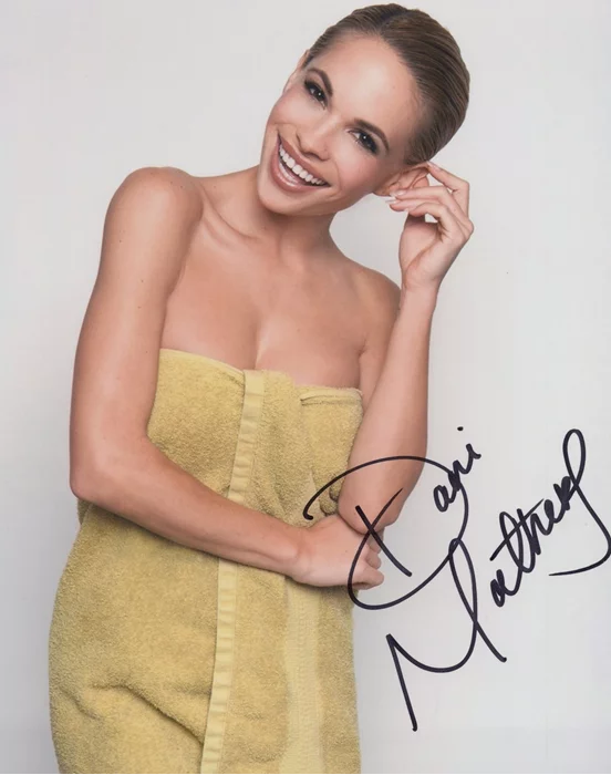 Dani Mathers autograph