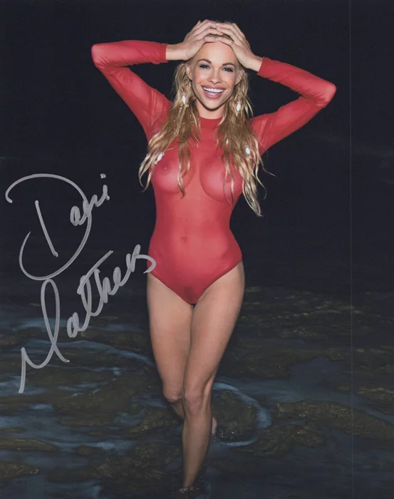 Dani Mathers autograph