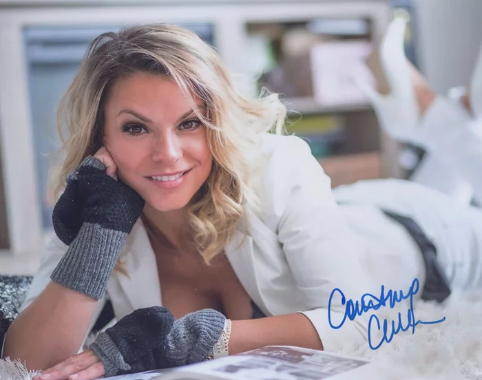 Courtney Culkin autograph