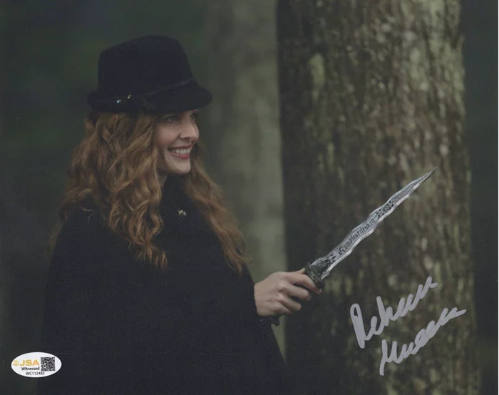 Rebecca Mader autograph