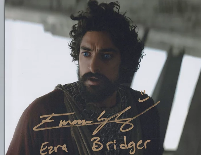 Eman Esfandi autograph