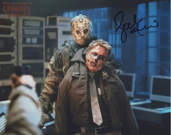 Lochlyn Munro autograph