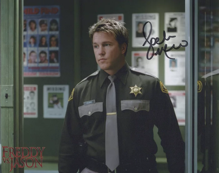 Lochlyn Munro autograph