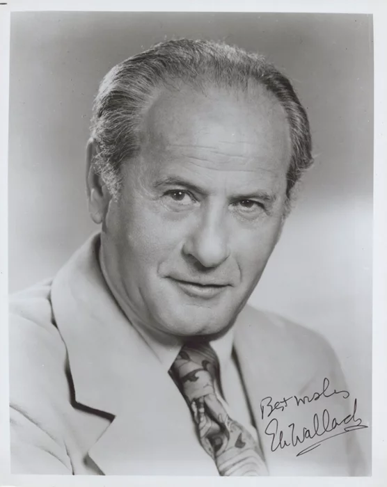 Eli Wallach autograph
