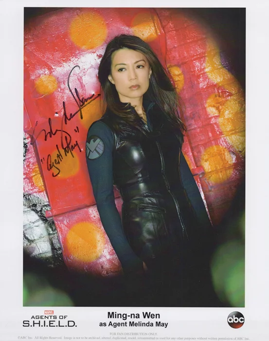 Ming-Na Wen autograph