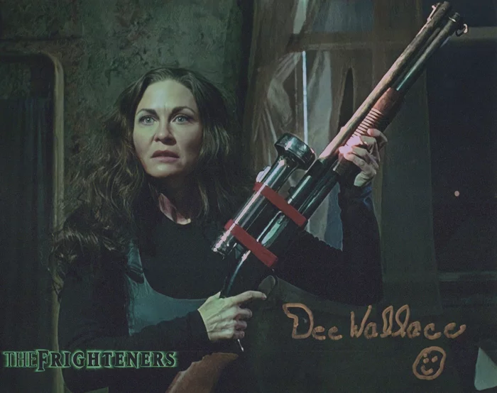 Dee Wallace autograph