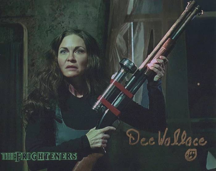 Dee Wallace autograph