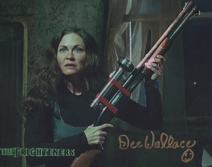 Dee Wallace autograph